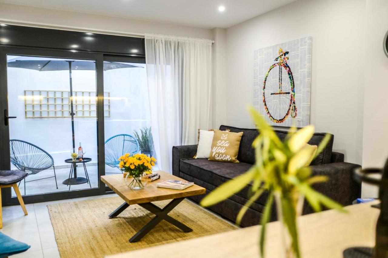 אתונה Your Home Away From Home In Erectheium מראה חיצוני תמונה